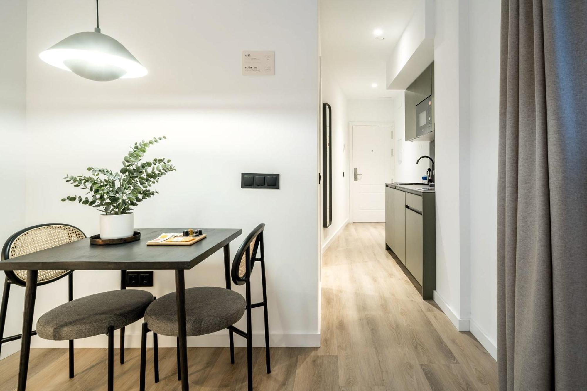 Limehome Malaga Calle Victoria Exterior foto