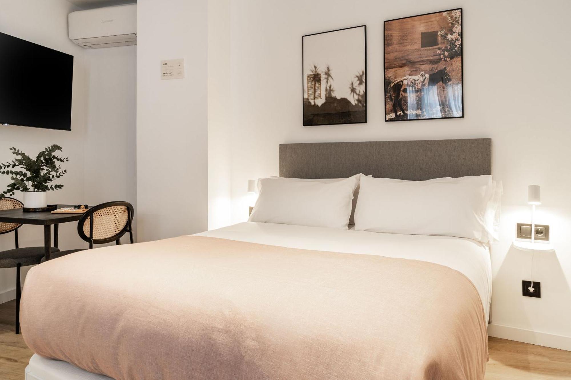 Limehome Malaga Calle Victoria Habitación foto
