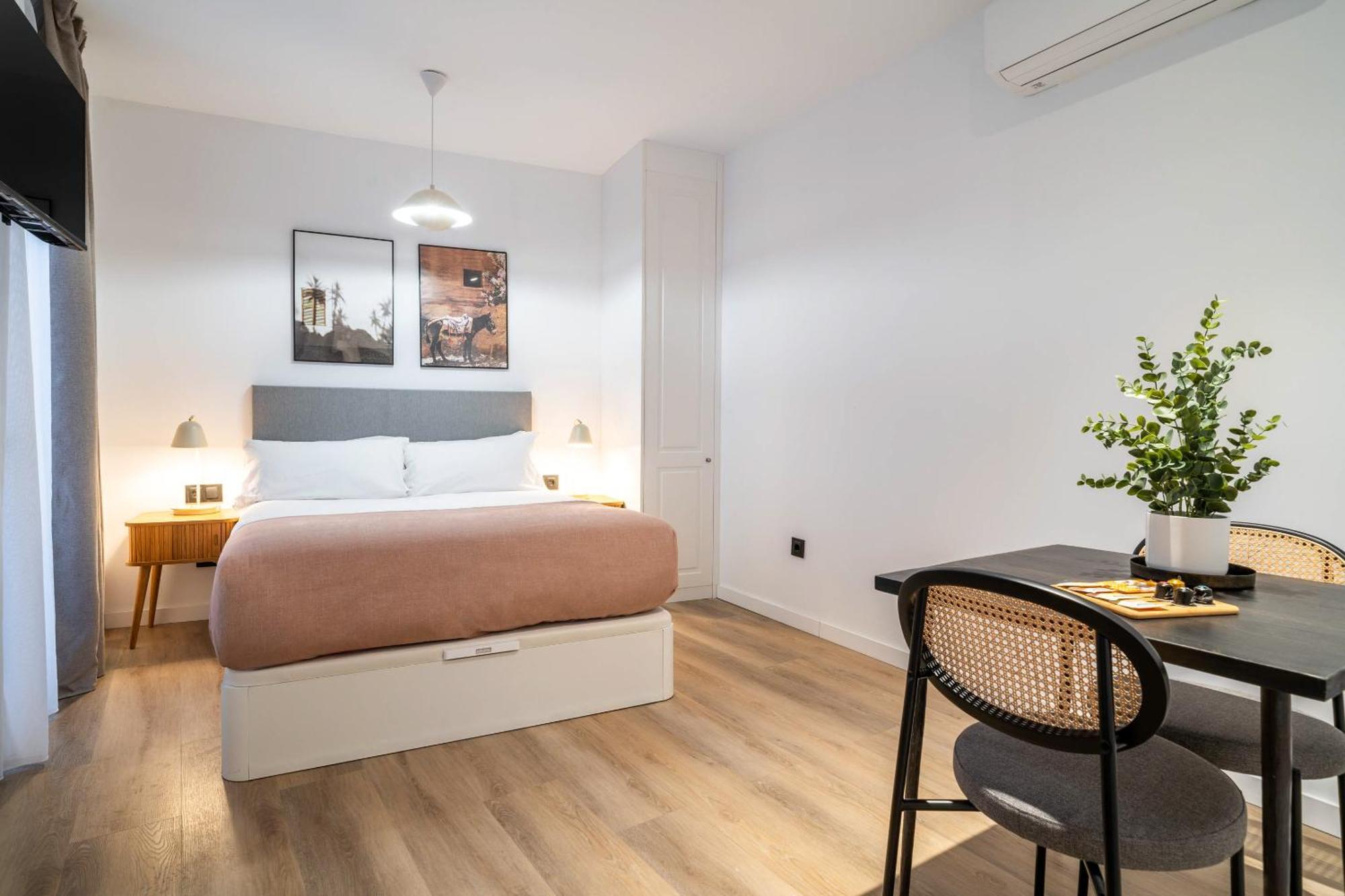 Limehome Malaga Calle Victoria Habitación foto
